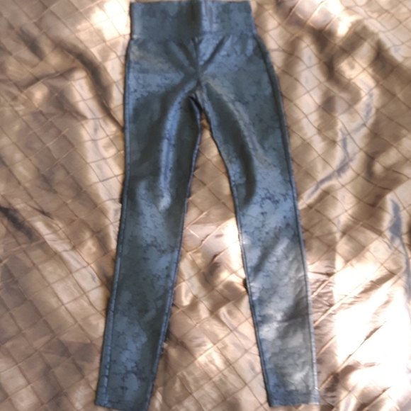 NWOT Suzy Shier Faux Leather Leggings – Size TP/XS - Picture 9 of 14